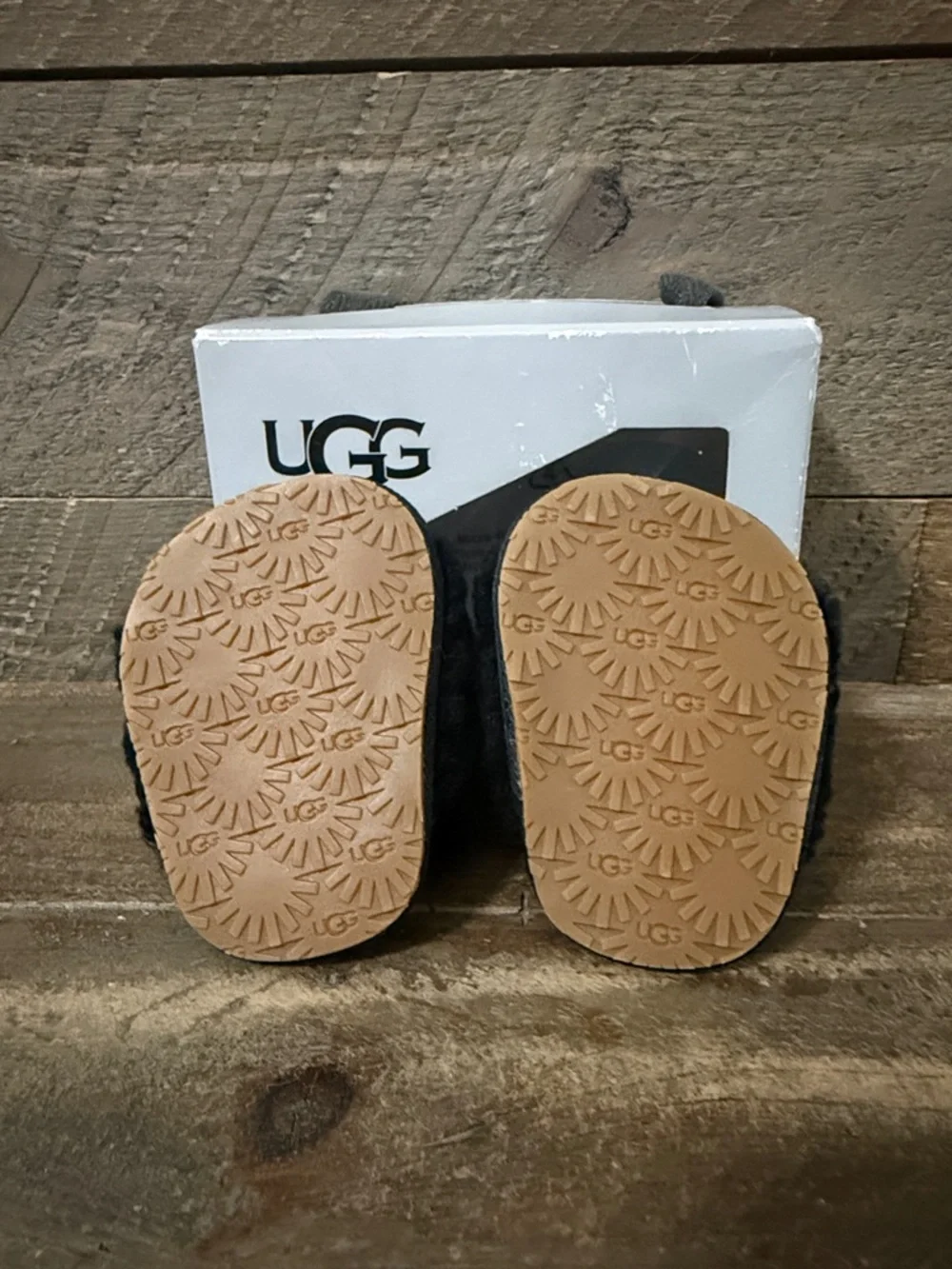 UGG Fluff Yeah Slides Black Infant Size 1 Like New w/ Box